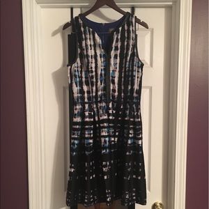 Vince Camuto dress w/ pockets!